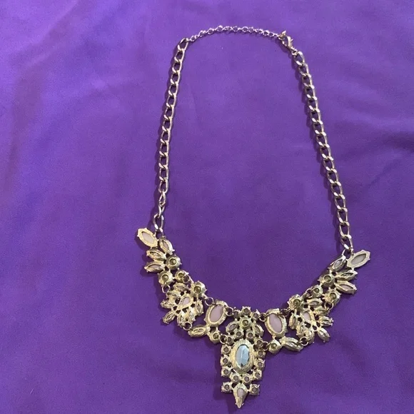 Pink Rhinestone statement piece Necklace - Picture 3 of 3